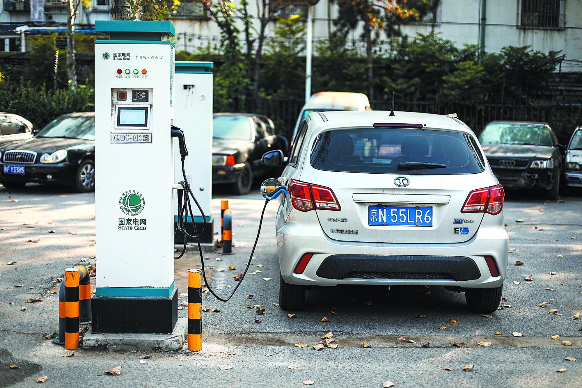 Ηλεκτροκίνηση: Κερδίζει το στοίχημα των μπαταριών η Κίνα