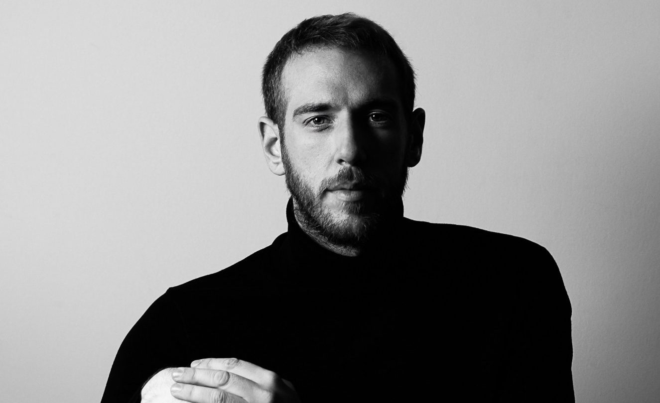 Βασίλης Κεκάτος: «Η τέχνη είναι μια σπίθα»