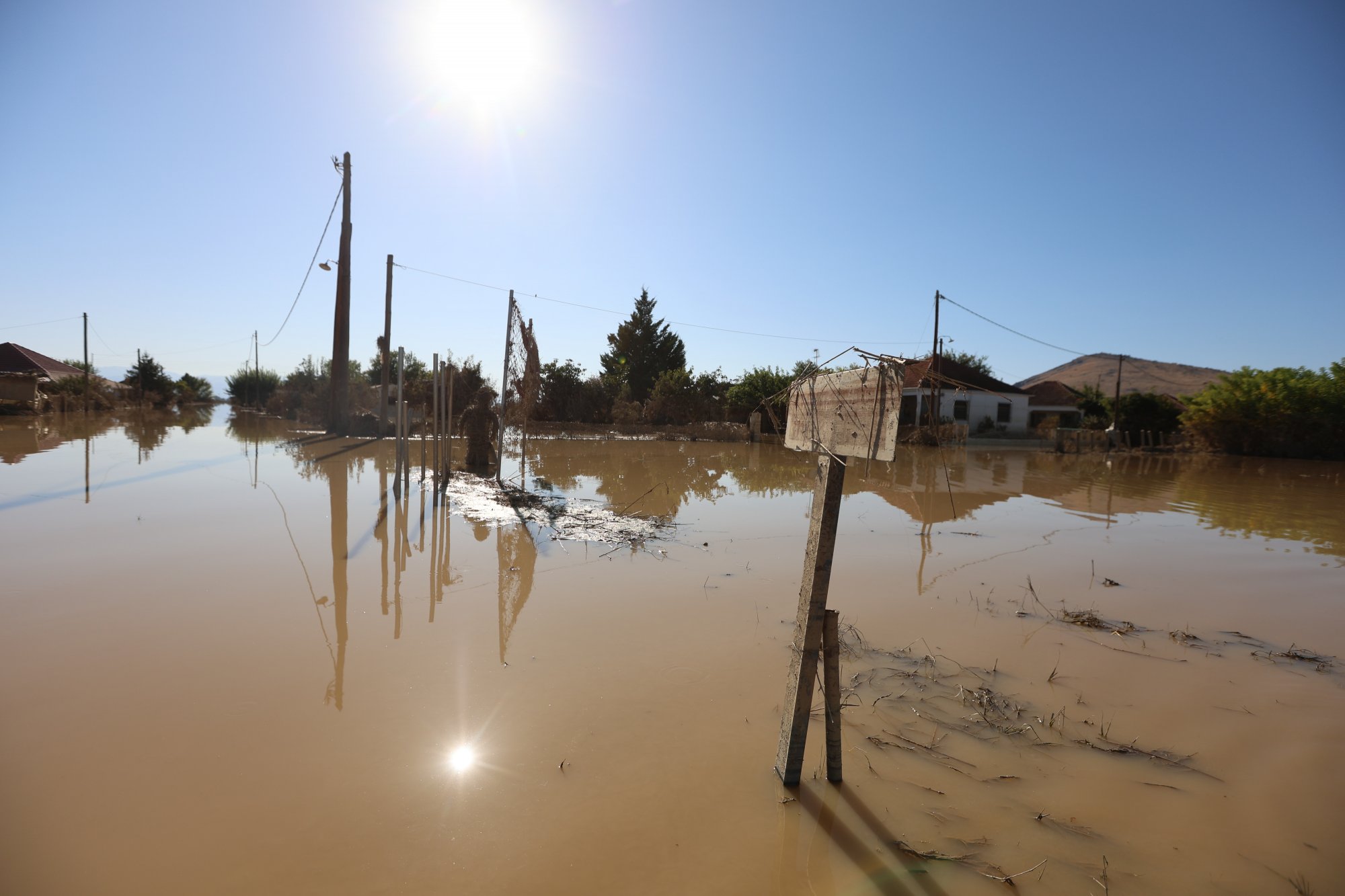 Θεσσαλία: Άρχισαν το πλιάτσικο στα ρημαγμένα σπίτια – Βίντεο – Ντοκουμέντο