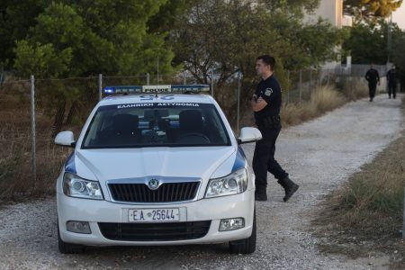 Μακελειό στην Αρτέμιδα: Εντοπίστηκε και δεύτερο κρησφύγετο – Φωτογραφία των έξι θυμάτων