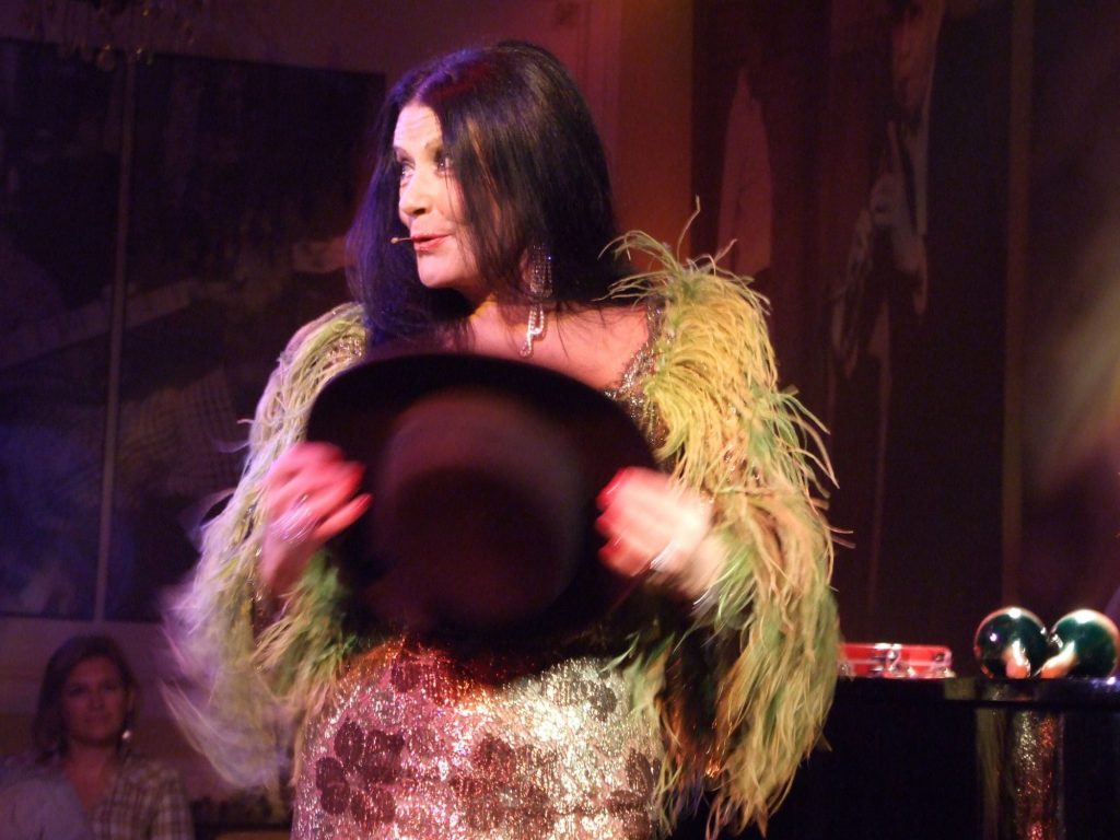 Ζωζώ Σαπουντζάκη: «Δε θυμάμαι πόσο χρονών είμαι, νιώθω νέα»