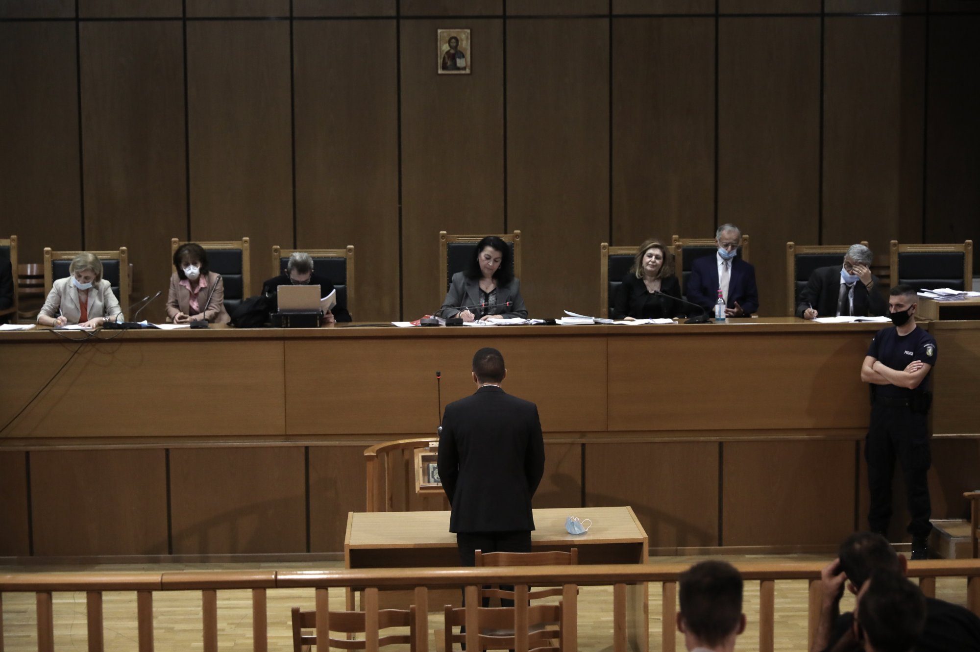 Αποκλείοντας νεοναζιστές από τις εκλογές