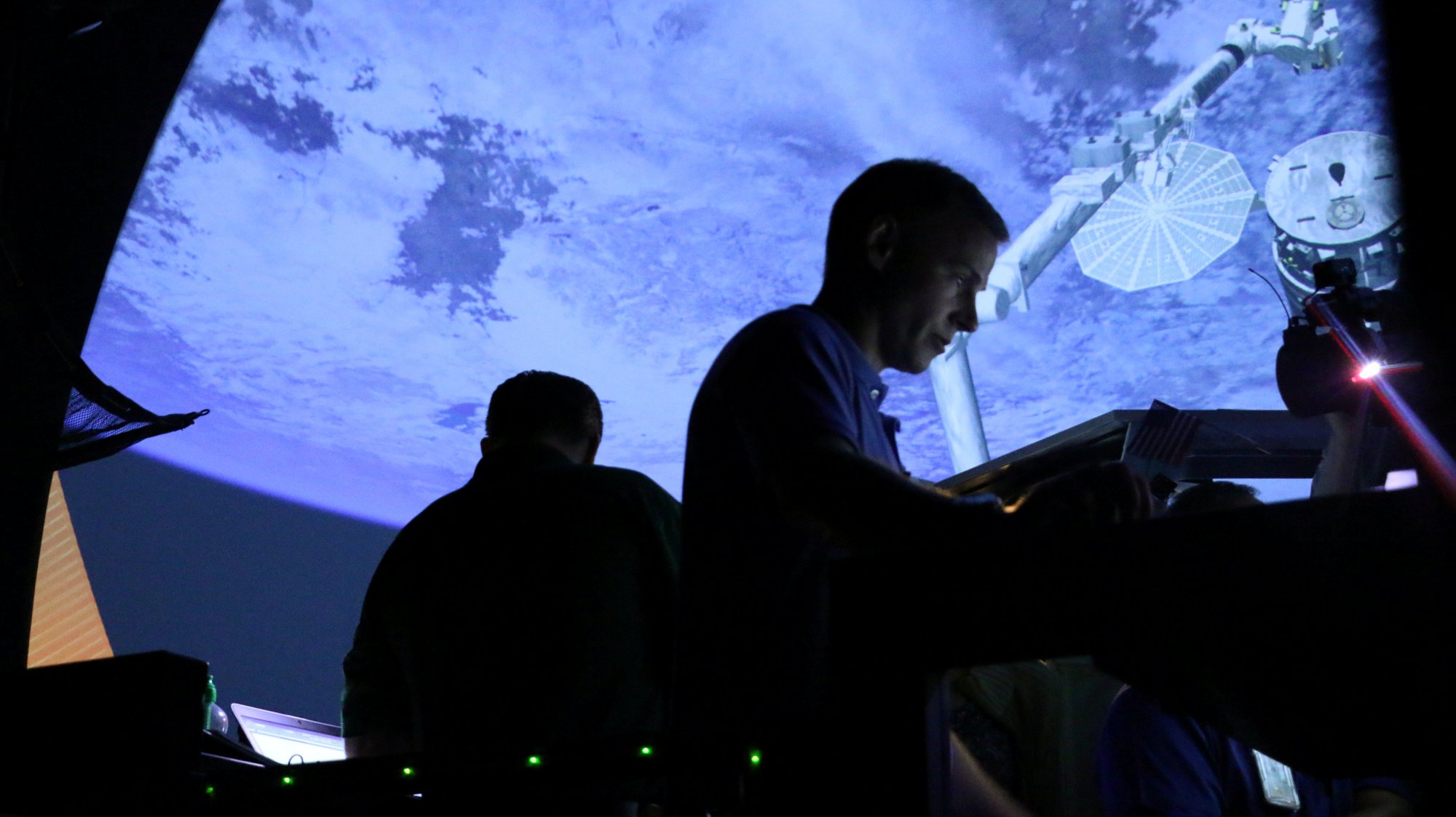 NASA: Δεν έχουμε στοιχεία ότι τα UFO είναι εξωγήινα – Παραμένουν μυστήριο