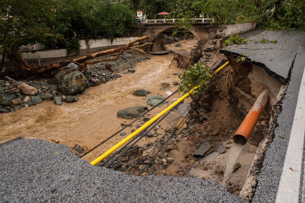 Πήλιο – Πλημμύρες: Προς ταυτοποίηση δύο σοροί, πιθανόν το ζευγάρι των Αυστριακών