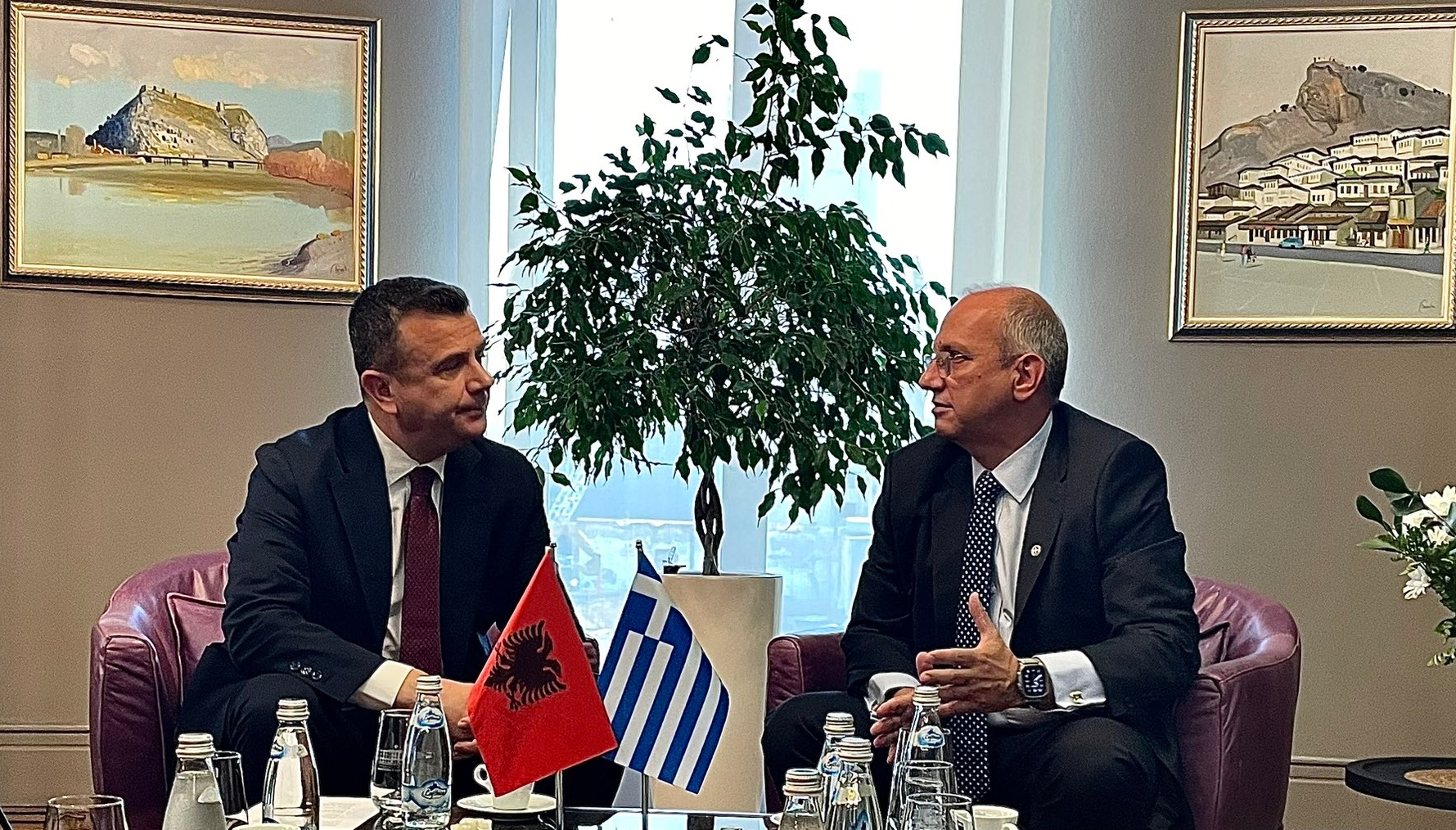 Οικονόμου για Μπελέρη στον Αλβανό ομόλογό του: «Είναι εκλεγμένος δήμαρχος, παραβιάζονται κεκτημένα»