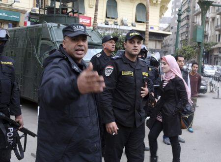 Αίγυπτος: Σκότωσε τα δυο παιδιά του γείτονα γιατί έπαιζαν μπροστά στο σπίτι του
