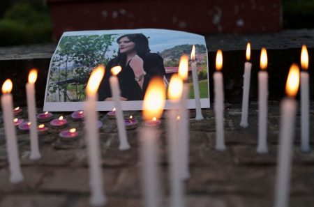 Μαχσά Αμινί: Υπό κράτηση ο πατέρας της, ένα χρόνο από τη δολοφονία της