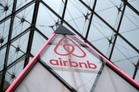 Airbnb: Οι αλλαγές που έρχονται – Πότε θα καταβάλλουν ΦΠΑ οι ιδιοκτήτες