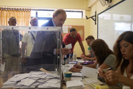 Εκλογές ΣΥΡΙΖΑ: Ψήφισε ο Τζουμάκας – «Εχουμε δυνατότητα δημιουργίας κόμματος που θα κυβερνήσει τη χώρα»