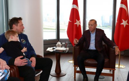 Συνάντηση Μασκ – Ερντογάν: «Που είναι η γυναίκα σας;» ρώτησε ο Τούρκος πρόεδρος