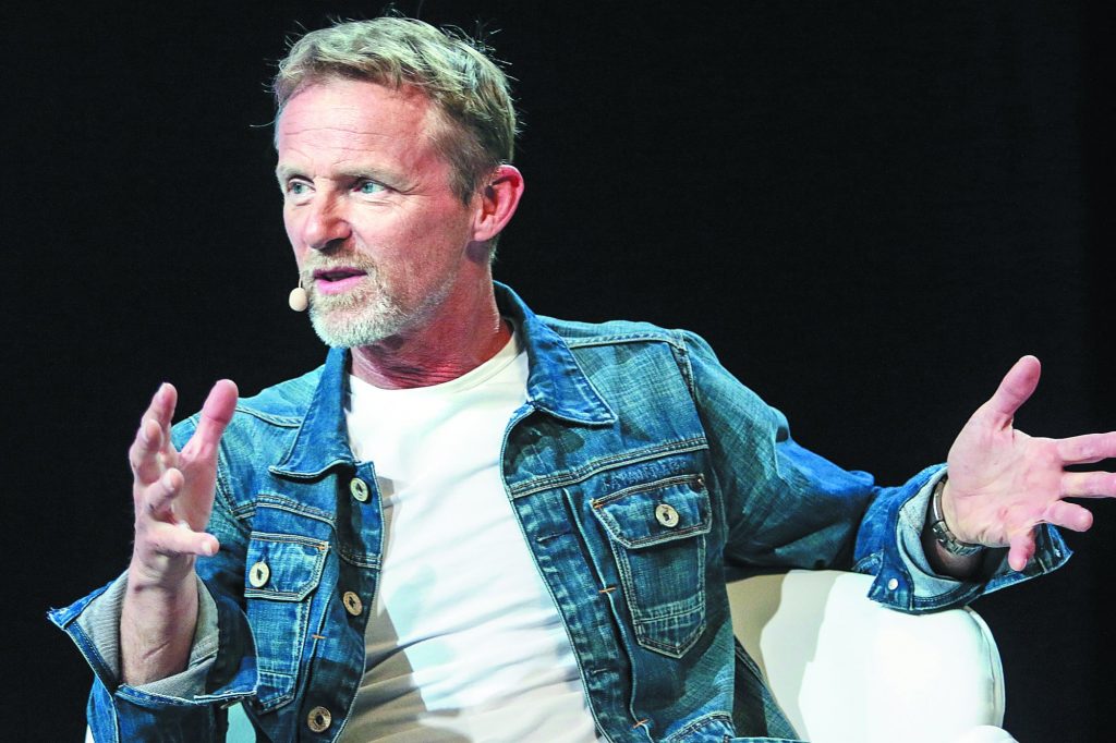 Τζο Νέσμπο στο ΒΗΜΑ: «Πάντα είχα τον ρόλο του outsider σαν τον Χάρι Χόλε»