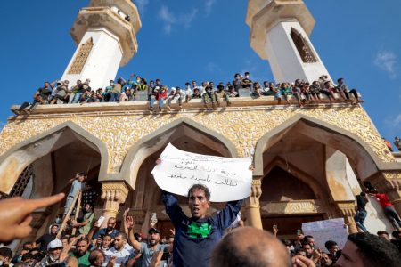 Λιβύη: Οργή για τους νεκρούς από τις πλημμύρες στη Ντέρνα – Φωτιά στο σπίτι του δημάρχου