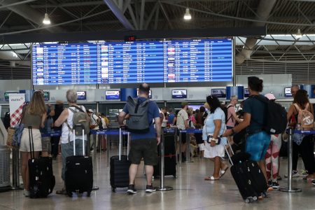 Παράνομες οι απεργίες σε αεροδρόμια και Μέσα Μεταφοράς – Κανονικά οι πτήσεις