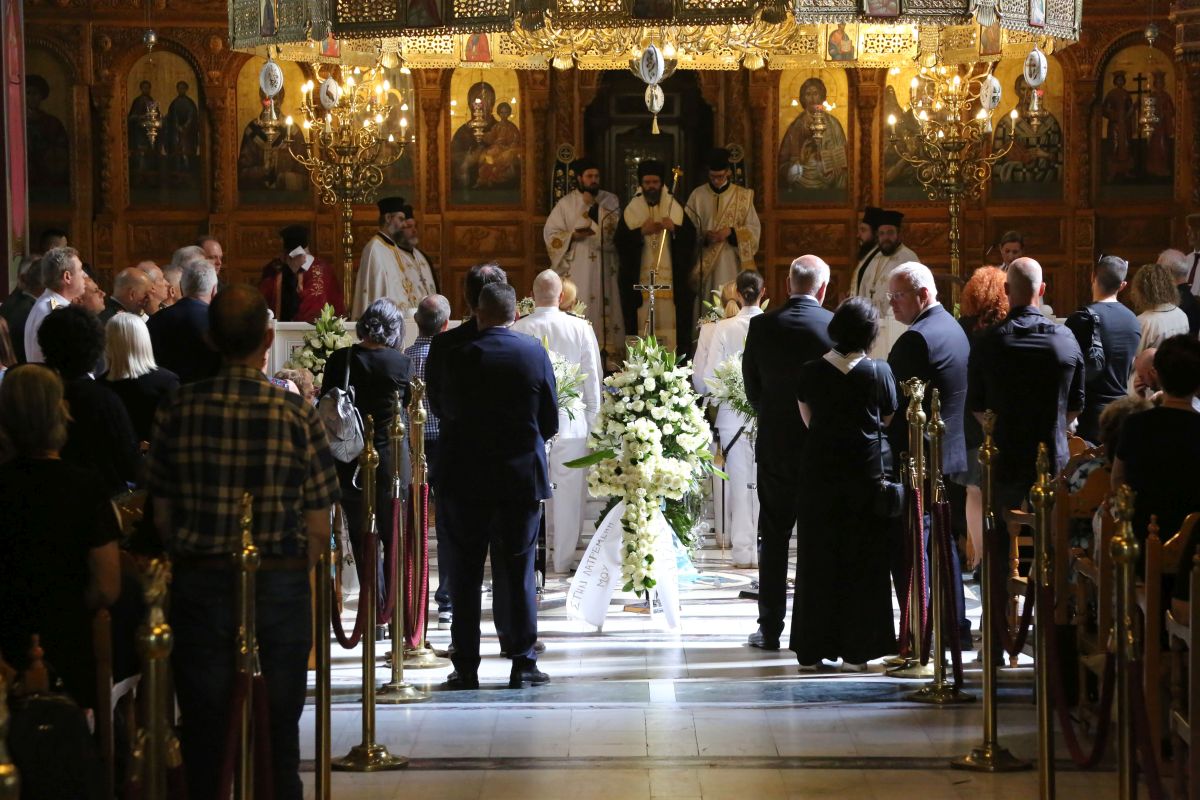 Τελευταίο αντίο στην αξιωματικό του Πολεμικού Ναυτικού που σκοτώθηκε στη Λιβύη