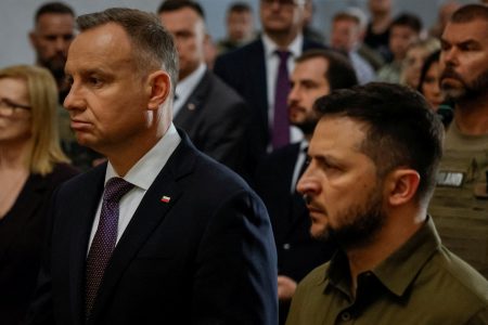 Πολωνία: Ο πρωθυπουργός καλεί τον Ζελένσκι «να μην προσβάλει ξανά τους Πολωνούς»