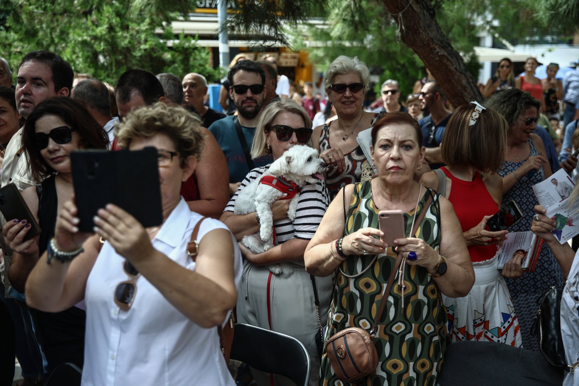 Εκλογές ΣΥΡΙΖΑ: Οι φανατικοί, οι προβλέψεις και τα ζώδια πάνω από την κάλπη