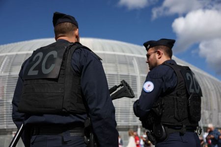 Γαλλία: Αστυνομικός πήγε να βοηθήσει μεθυσμένο οδηγό και κατέληξε νεκρός