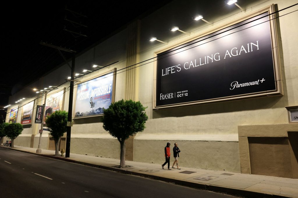 Χόλιγουντ: Σεναριογράφοι και μεγάλα στούντιο κατέληξαν σε προσωρινή συμφωνία