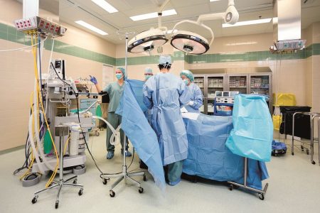 Απογευματινά χειρουργεία: Το κόστος για τους πολίτες και οι όροι