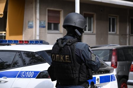 Βαρύς οπλισμός εντοπίστηκε σε αποθήκη στο Κολωνάκι