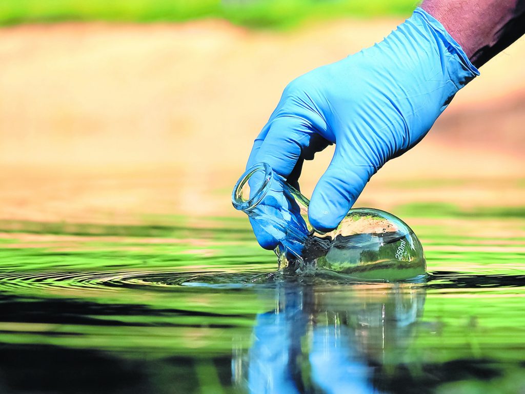 Στο κόκκινο η ποιότητα των νερών σε Αττική, Μακεδονία και νησιά