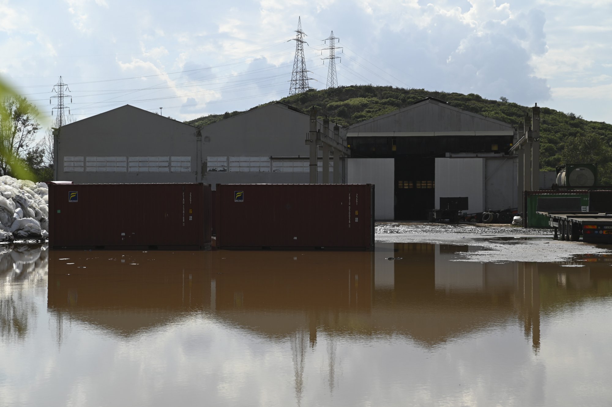 Κακοκαιρία Elias: Ζητάνε τη βοήθεια του στρατού στο Βόλο – Εγκαταλείπουν τα σπίτια τους οι κάτοικοι