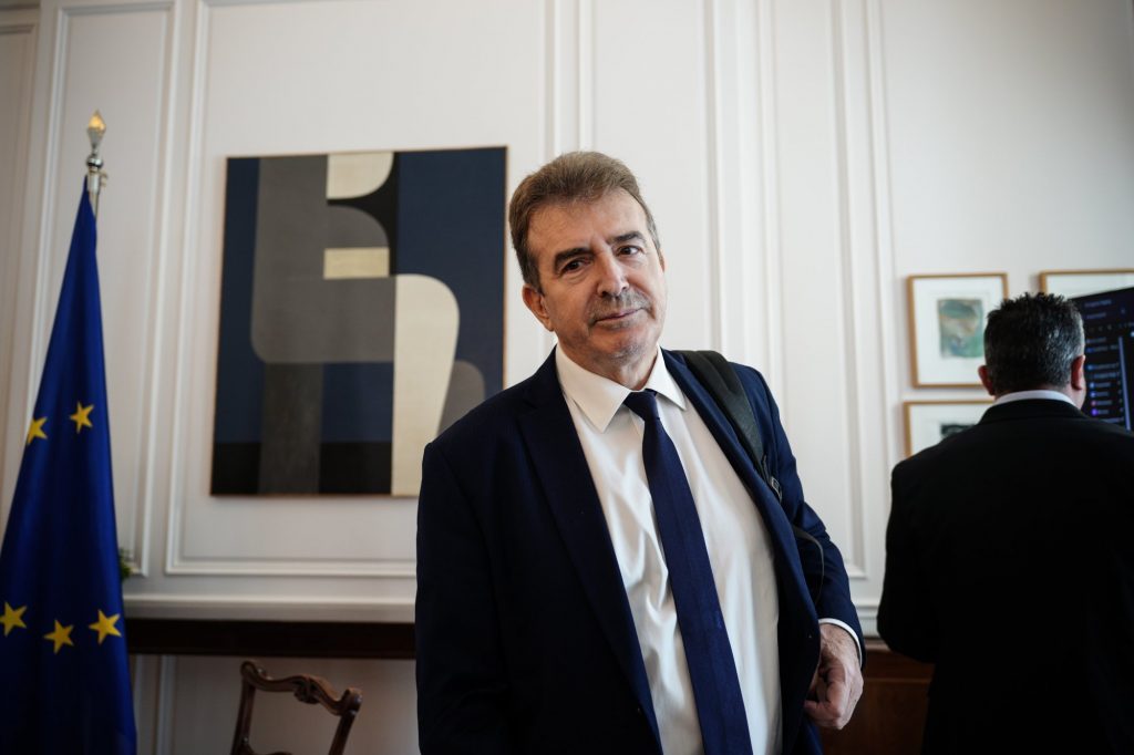 Χρυσοχοΐδης: Διαψεύδει τα περί κόντρας με την Ειρήνη Αγαπηδάκη