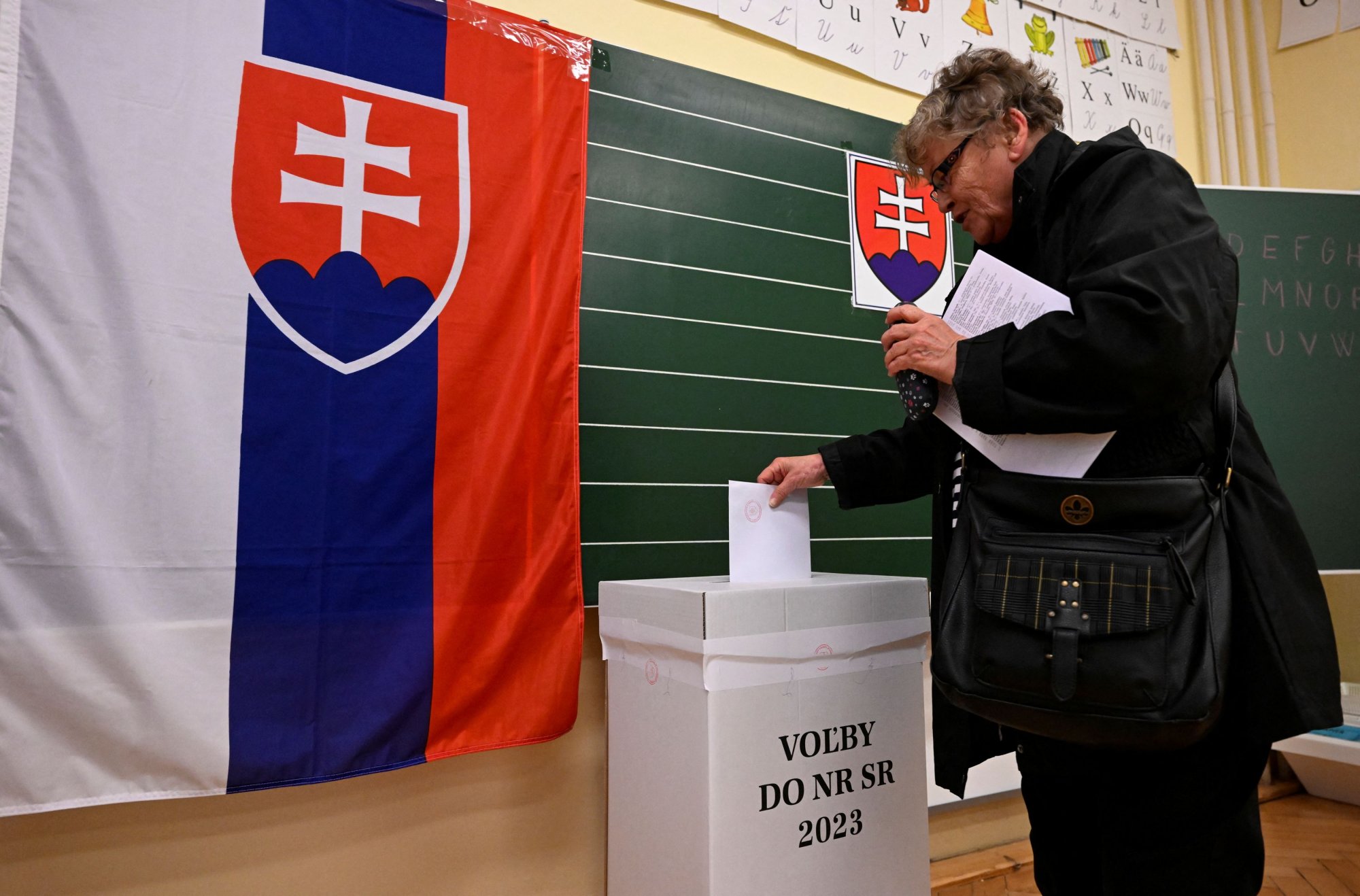 Σλοβακία: Εκλογές και διχασμός στη σκιά του πολέμου στην Ουκρανία