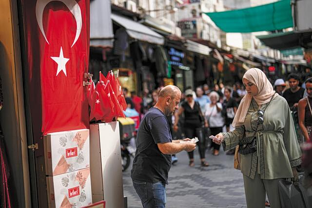 Οι κραδασμοί του πολέμου λυγίζουν την Αγκυρα