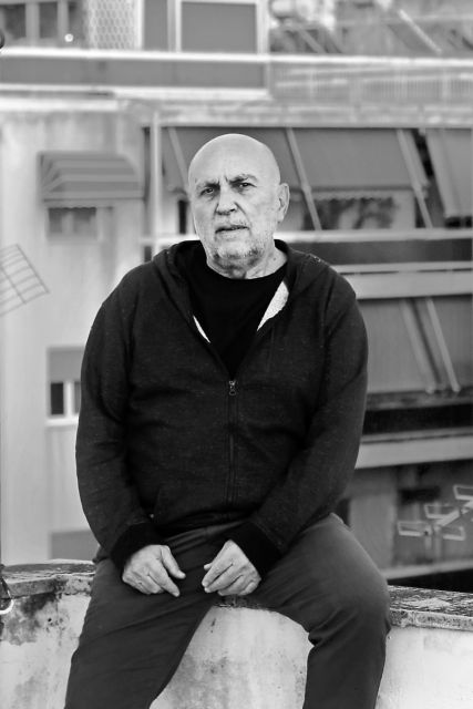 Υποπτα συμφέροντα