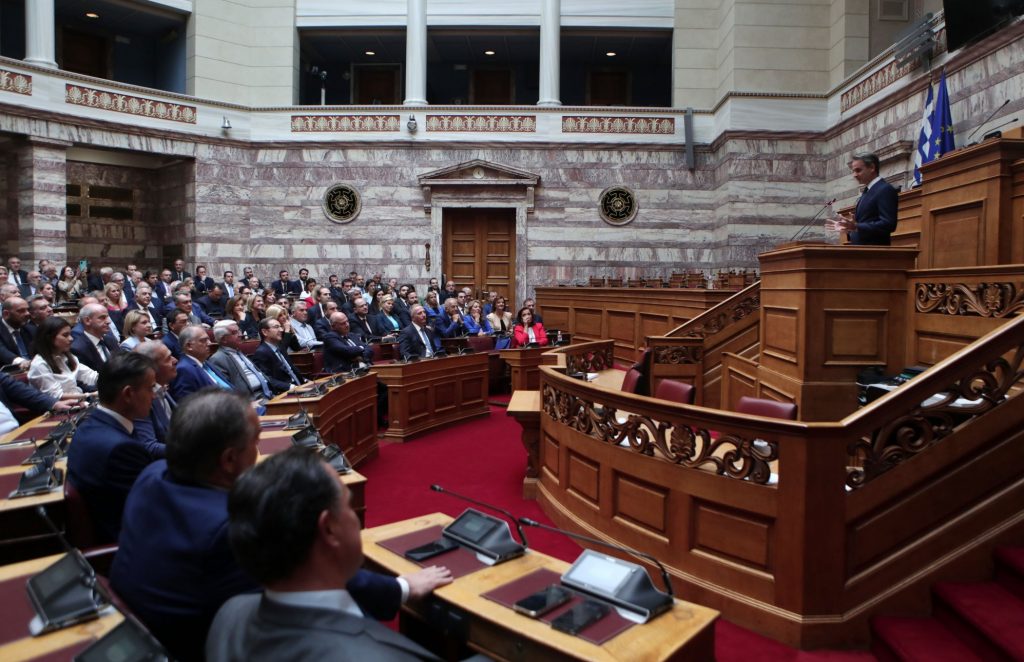 Χωρίς αντίπαλο τρέχει η κυβέρνηση