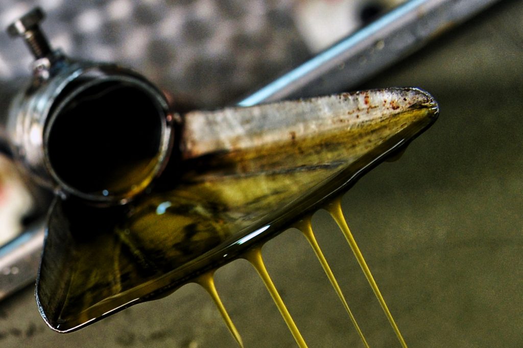 Ελαιόλαδο: Αντικλεπτικά στο ράφι, security στο χωράφι