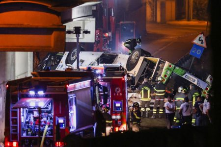 Ιταλία: 21 οι νεκροί από την πτώση λεωφορείου – Αδιευκρίνιστα τα αίτια του δυστυχήματος