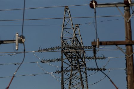 Ηλεκτρικό ρεύμα: Ενεργειακός «Τειρεσίας» για όσους αλλάζουν παρόχους αφήνοντας χρέη