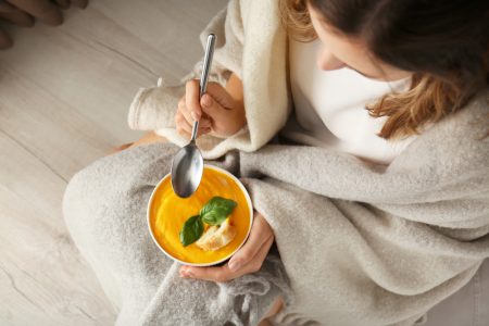 Γιατί το κρύο μας κάνει να πεινάμε περισσότερο;