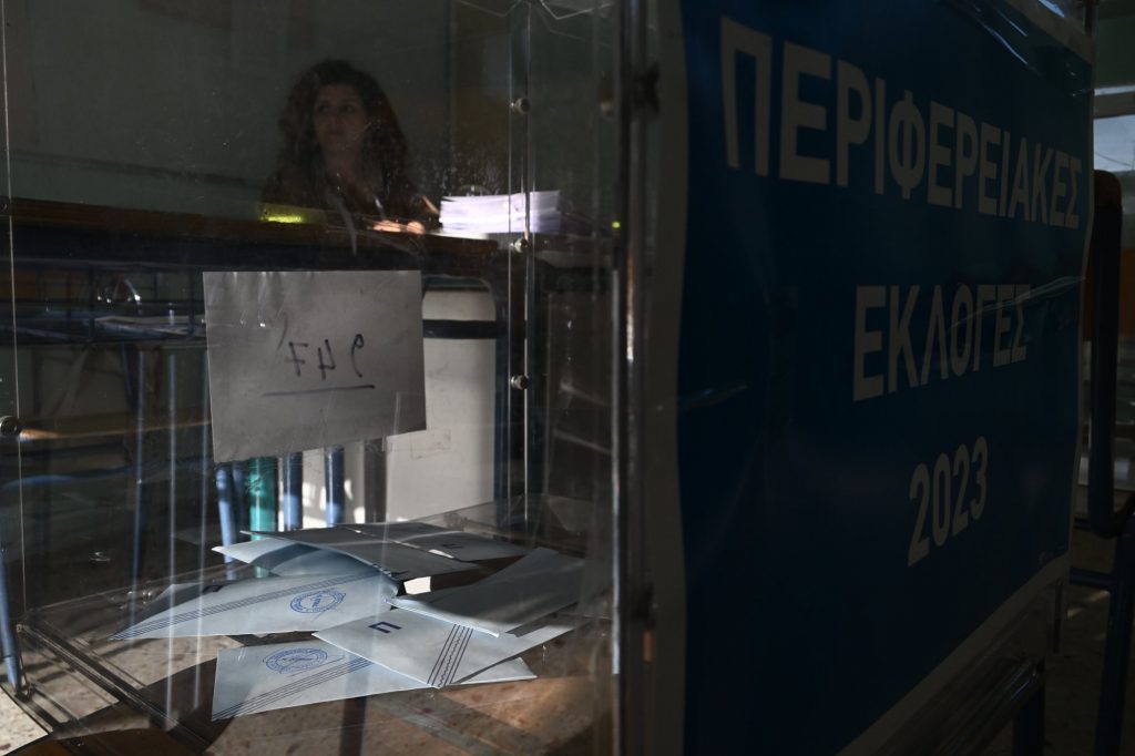 Δημοτικές εκλογές: Άνοιξαν οι κάλπες – Πώς ψηφίζουμε, πότε αναμένουμε τα αποτελέσματα