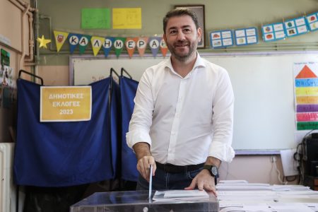 Δημοτικές εκλογές – Ανδρουλάκης: Ψήφισε στο σχολείο που φοίτησε στο Ηράκλειο