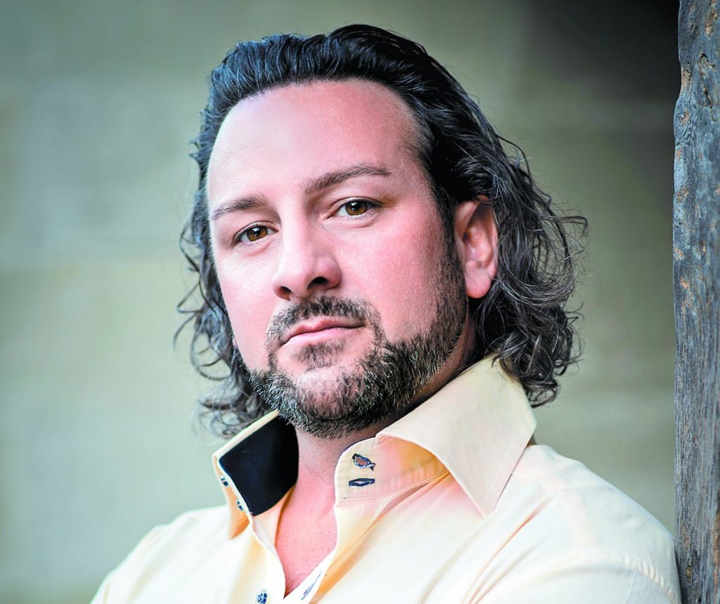 Τζον Οσμπορν στο Βήμα: «Αν βοηθάς τους άλλους, θα πετύχεις!»