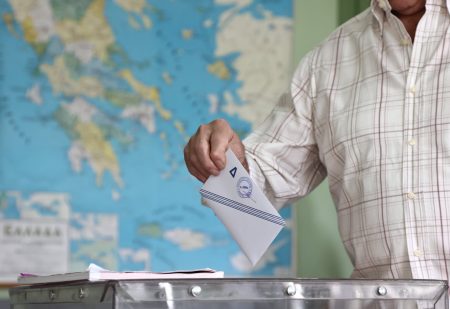 Αυτοδιοικητικές εκλογές – Λάρισα: Μαζί με τη ψήφο έριξε στον φάκελο και 175 ευρώ!