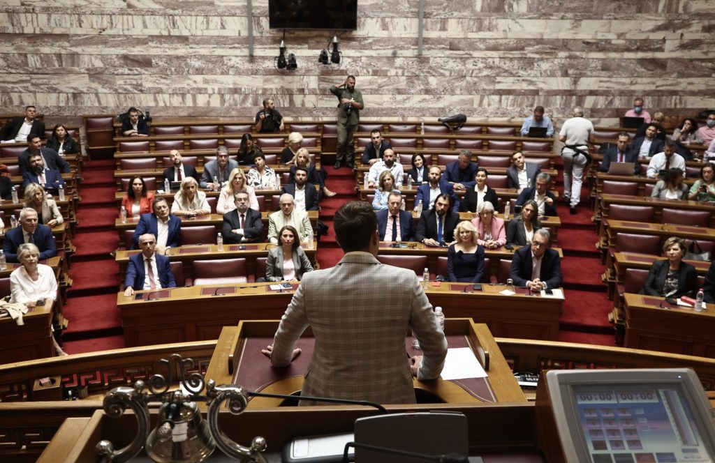 Πολλοί ξένοι στο ίδιο κόμμα