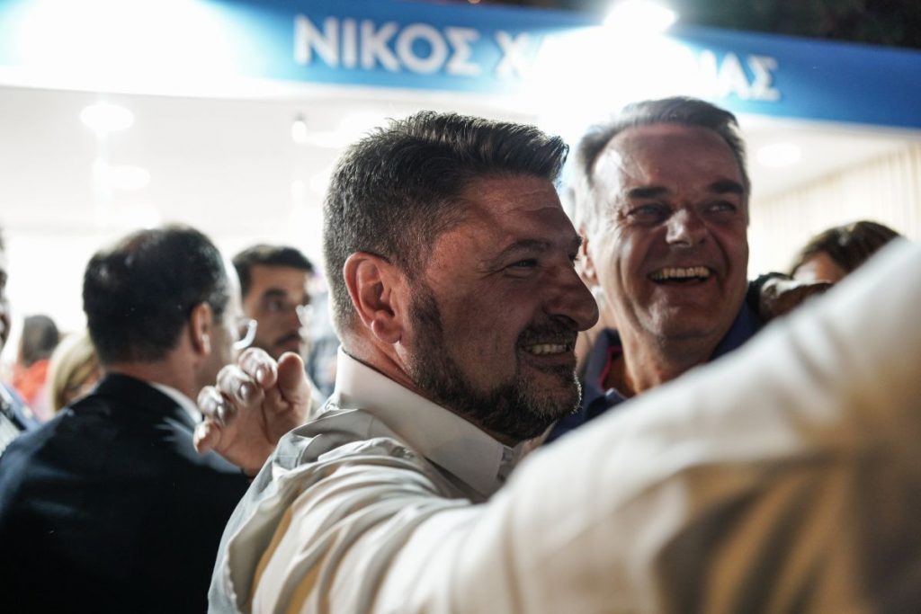 Πιάστηκαν στα χέρια για τα μάτια του Νίκου Χαρδαλιά