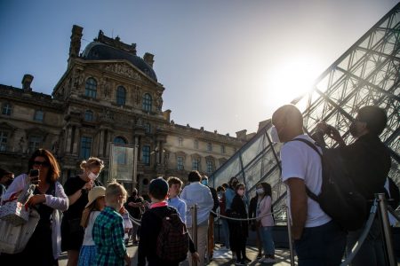Έκλεισε για λόγους ασφαλείας το Μουσείο του Λούβρου