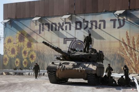 Ισραήλ: Σε θέση μάχης 10.000 στρατιώτες και τεθωρακισμένα για εισβολή στη Γάζα