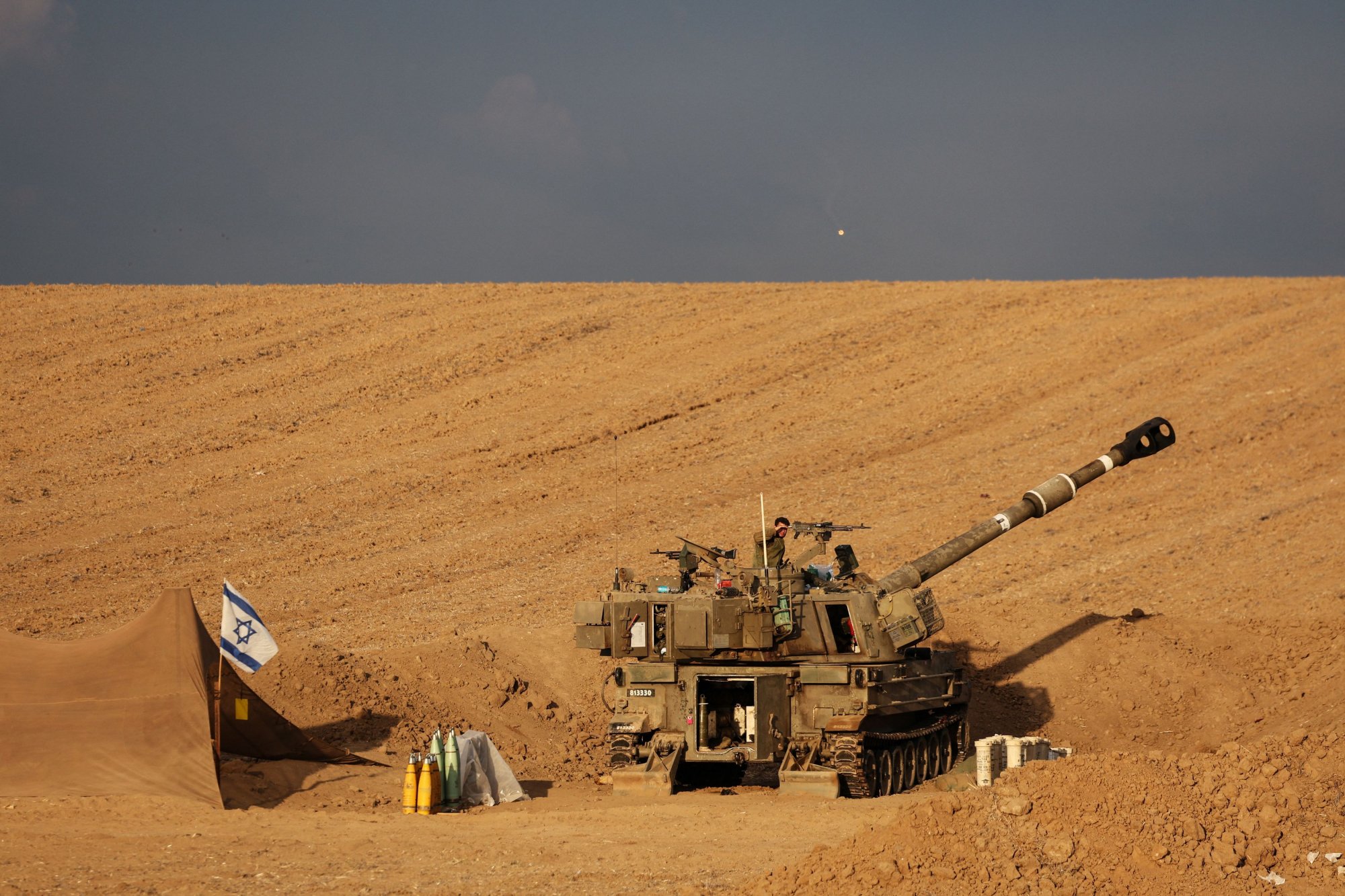 Ισραήλ – Πόλεμος σε δυο μέτωπα: Ανταλλαγή πυρών με Χεζμπολάζ, μαίνονται οι συγκρούσεις με Χαμάς