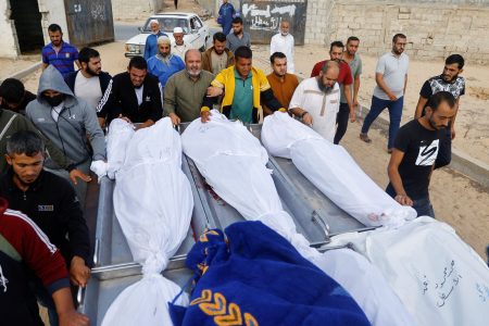 Γάζα: Σφοδροί βομβαρδισμοί κοντά σε νοσοκομεία – Προς γενίκευση της σύρραξης