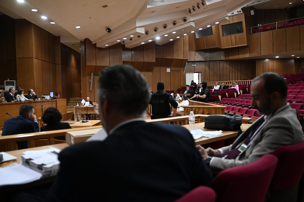 Δίκη Χρυσής Αυγής: Απών ο Κασιδιάρης – Ευνοϊκή μεταχείριση καταγγέλλει ο Παπαδάκης