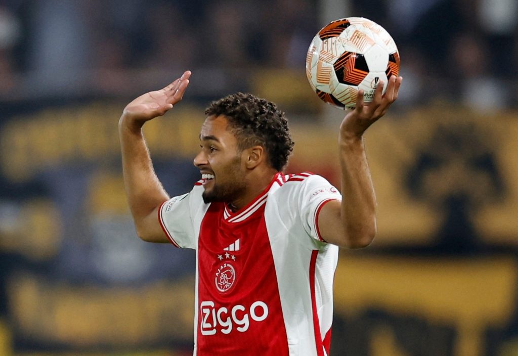 Ο Άγιαξ απέλυσε τον προπονητή του για να μην υποβιβαστεί