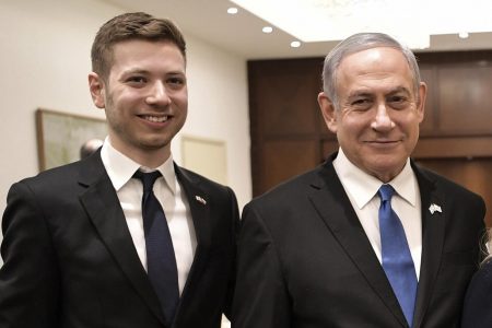 Πόλεμος στο Ισραήλ: Οργή για τον γιο του Νετανιάχου – Παραμένει στις ΗΠΑ