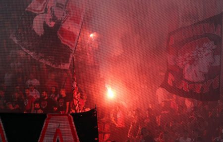 ΠΑΕ Ολυμπιακός: «Θα απαγορευτεί δια βίου η είσοδος σε αυτόν που πέταξε την κροτίδα»