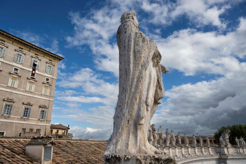 Πολωνία: Ομοφυλοφιλικό όργιο με διοργανωτή ιερέα